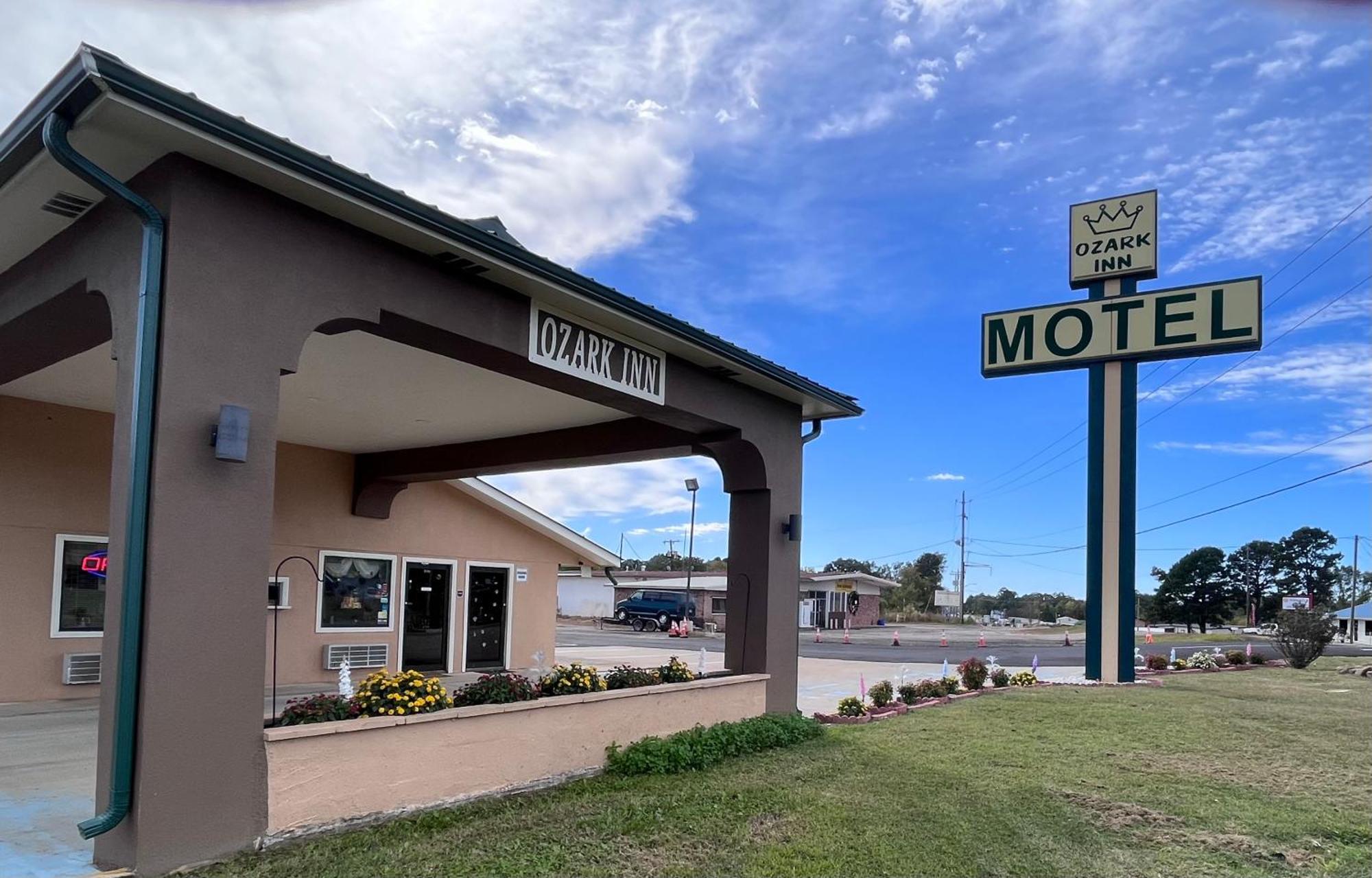 Ozark Inn Mena Exteriör bild